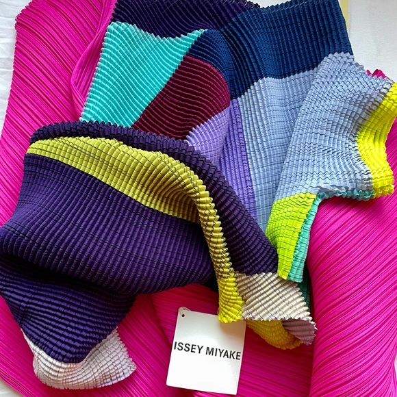 Issey Miyake Sleeveless Top NWT - Picture 6 of 10